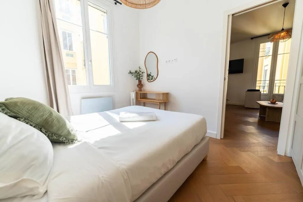 Superbe Appartement Deux Chambres, Centre Proche Port 니스