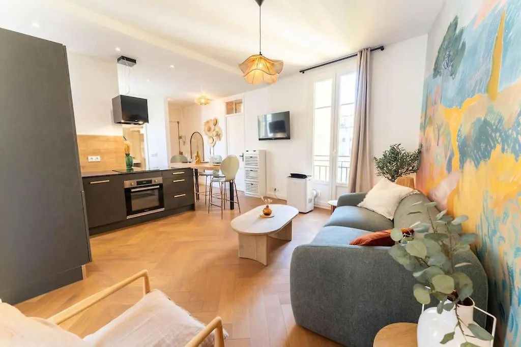 Superbe Appartement Deux Chambres, Centre Proche Port 니스
